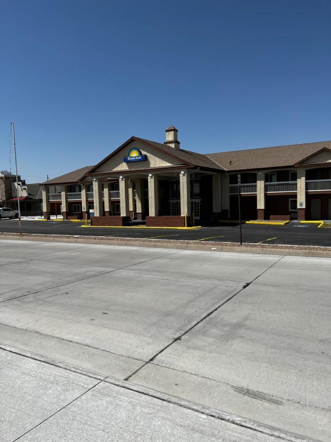 Days Inn By Wyndham Hays Extérieur photo
