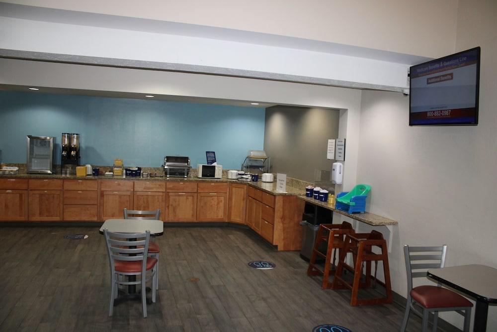 Days Inn By Wyndham Hays Extérieur photo