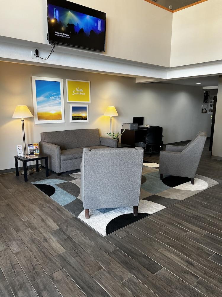 Days Inn By Wyndham Hays Extérieur photo