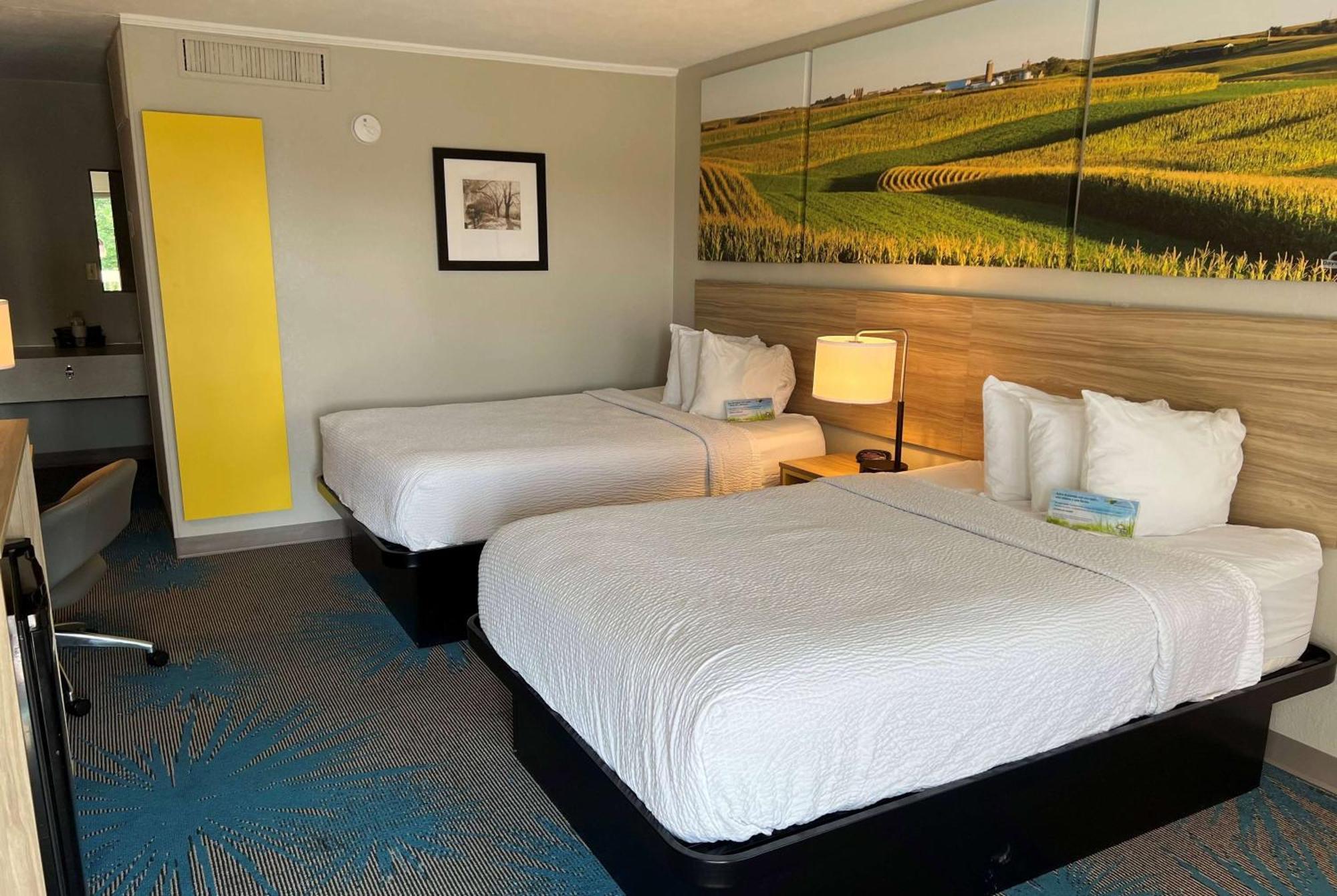 Days Inn By Wyndham Hays Extérieur photo