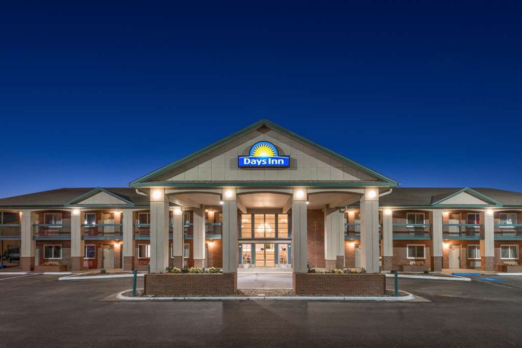 Days Inn By Wyndham Hays Extérieur photo