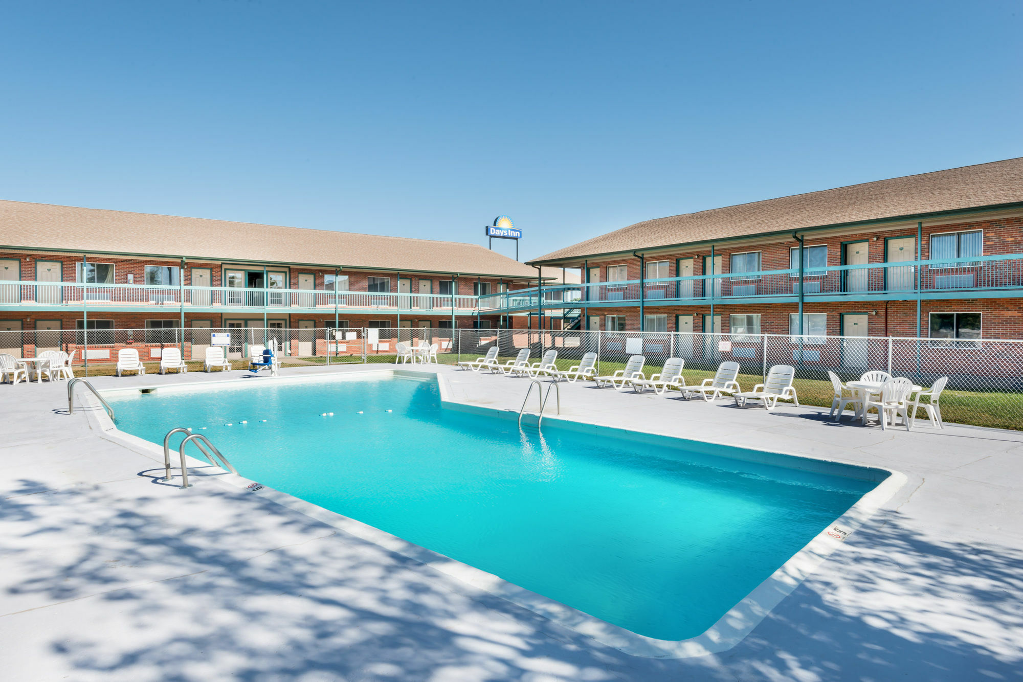 Days Inn By Wyndham Hays Extérieur photo