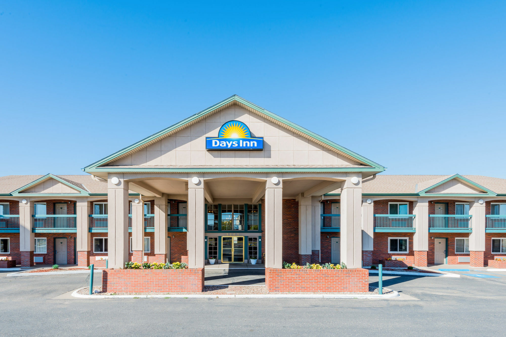 Days Inn By Wyndham Hays Extérieur photo