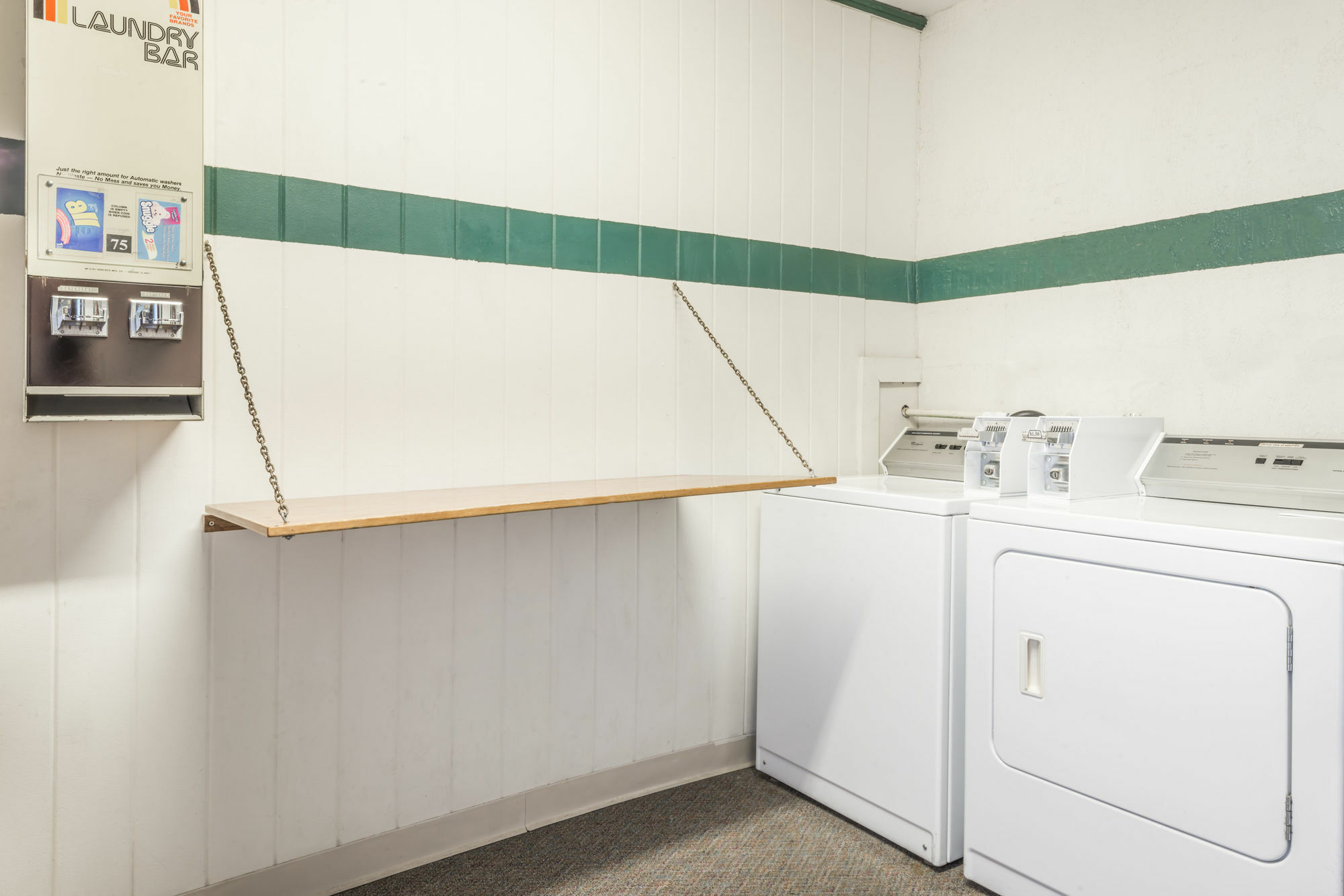 Days Inn By Wyndham Hays Extérieur photo